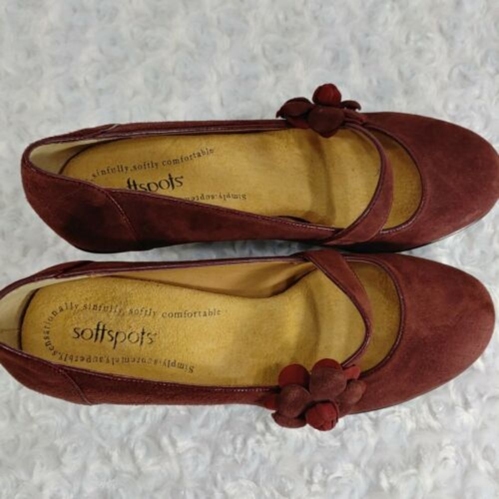 SOFTSPOTS  red Suede Mary Jane Pumps Posey 9.5 - Picture 2 of 7